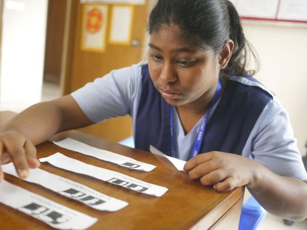 Toets Kennismaken - Brug naar Werk - Bangladesh 2015 Toets Kennismaken - Brug naar Werk - Bangladesh 2015