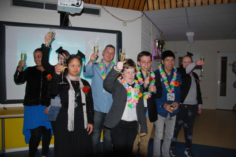 diploma uitreiking trainkng Brug naar Werk